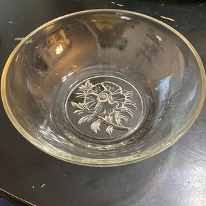 Vintage Jeannette Glass bowl